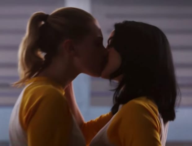 Video Lesbian Kiss 105